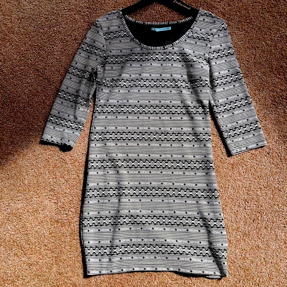 BLACK AND WHITE OR BLUE AND PINK 🤪